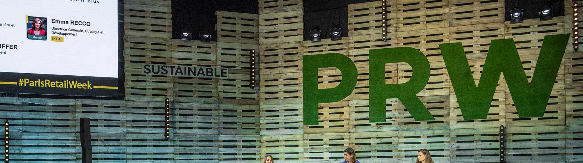 3 women on the podium at a Paris Retail Week conference