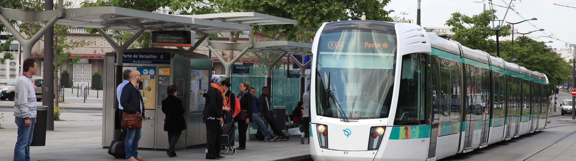 Passengers waiting for the tram in Paris